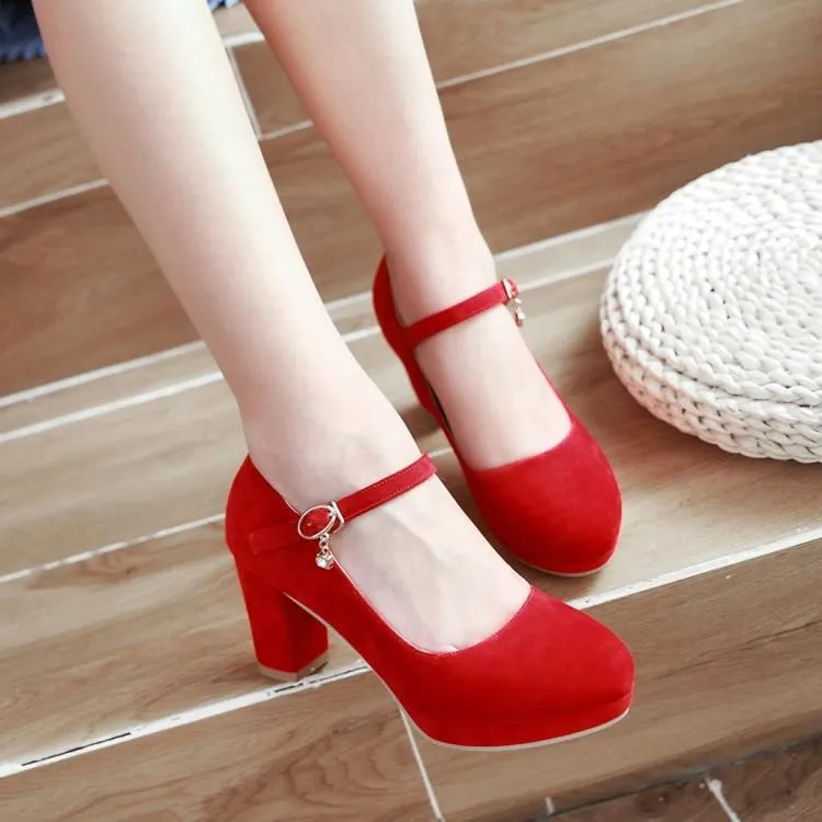 Women closed toe pendant buckle strap chunky heels