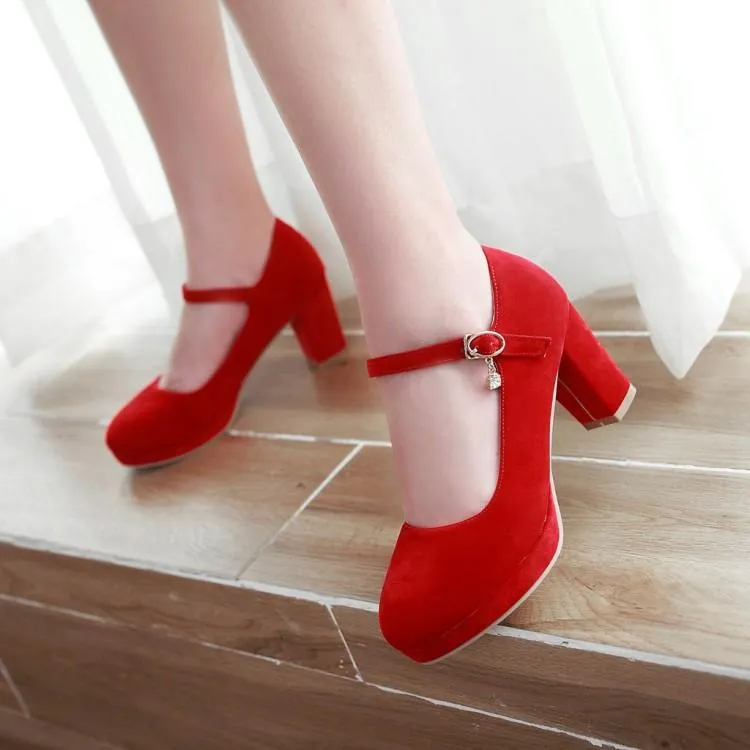 Women closed toe pendant buckle strap chunky heels